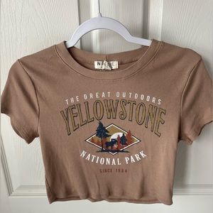 cute cropped t-shirt fits like a small/medium excellent condition